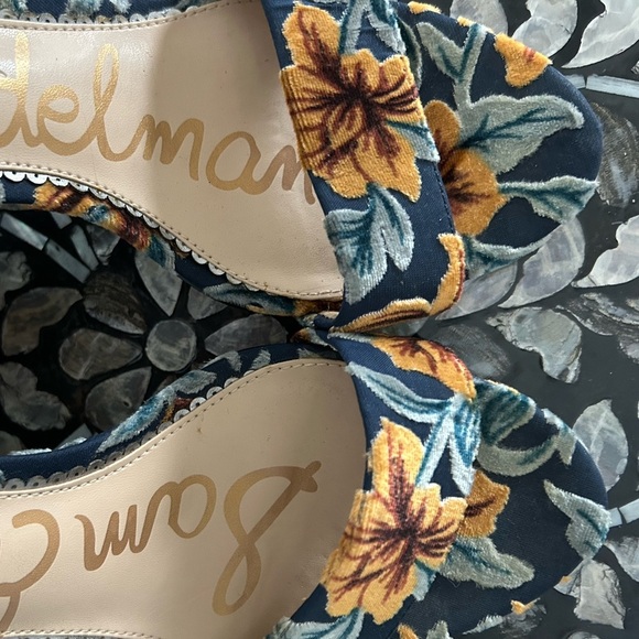 Sam Edelman Yaro Ankle Strap Sandal Heel in Baltic Velvet Fall Floral Block Heel - Picture 8 of 8